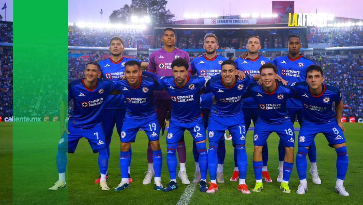 Cruz Azul presenta su nueva jersey para Apertura 2024 de Liga MX (Imago7)