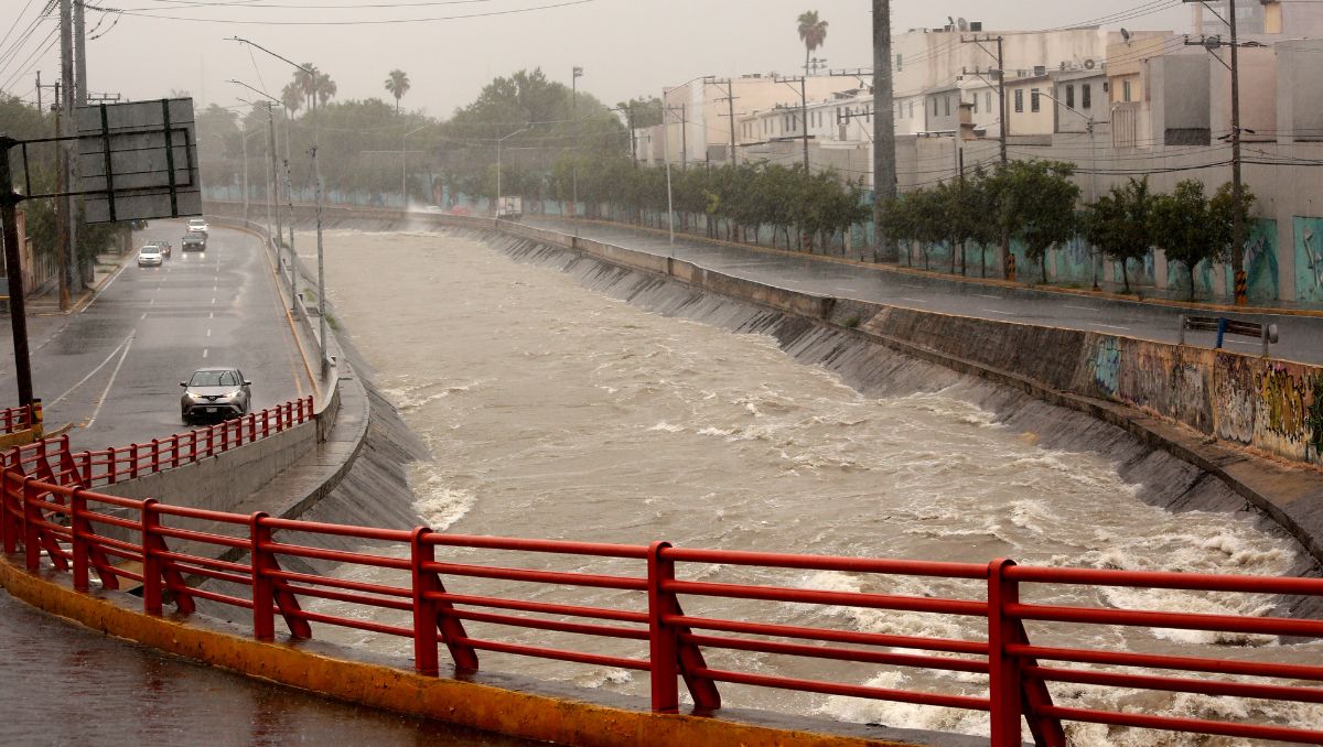 Las lluvias dejaron afectaciones importantes en el canalón. Roberto Alanís