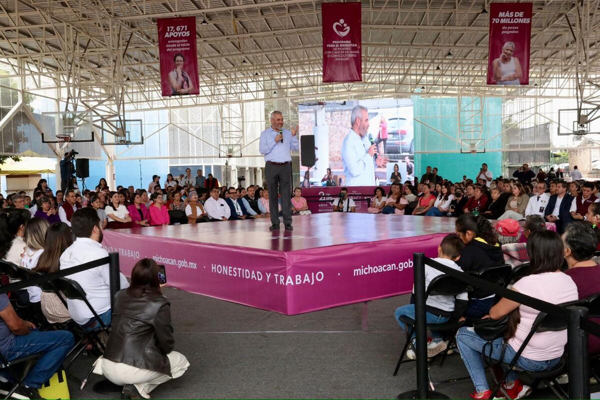 Acorde con el mandatario, el programa otorga 4 mil pesos mensuales a las mujeres con esta enfermedad.