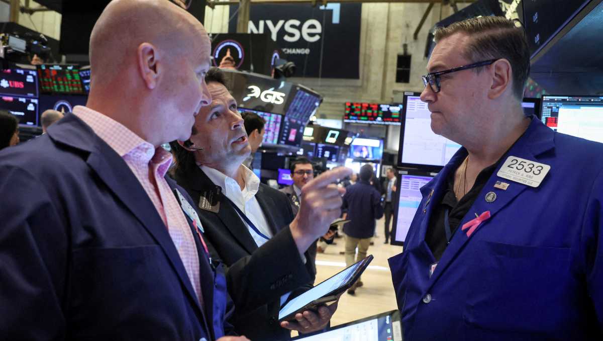 Eventos políticos, tensiones geopolíticas, datos de empleo, actividad económica e inflación, factores que afectan a los mercados. | Reuters