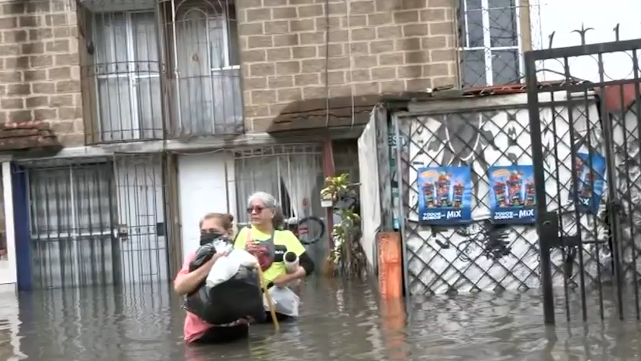 Hay más de 2 mil familias afectadas en Cuautitlán por inundaciones que alcanzan hasta metro y medio