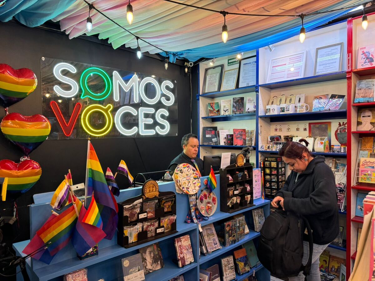Somos Voces: Librería LGBT+ en la Zona Rosa de CDMX.