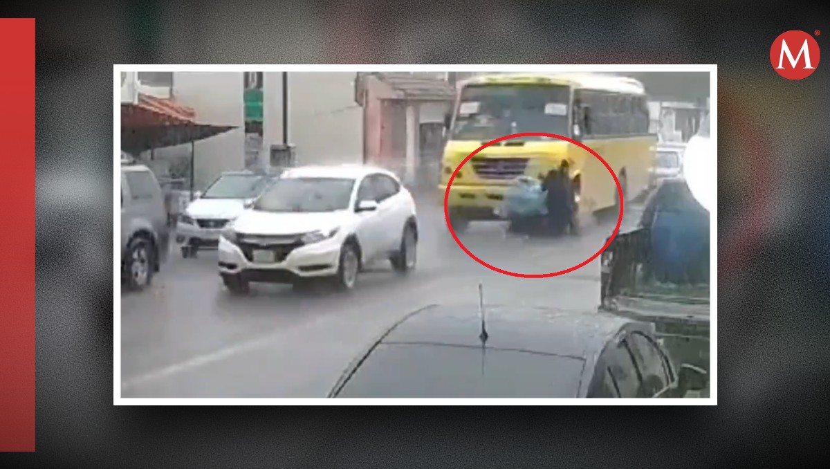 Las niñas iban a acompañadas por una mujer al momento de que fueron atropelladas | Captura