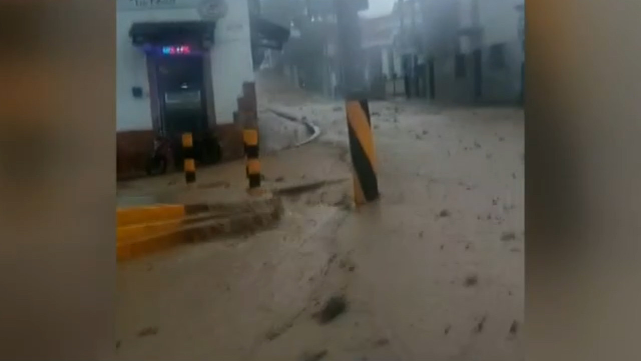 Emiten alerta gris por disturbio tropical 94L en Veracruz