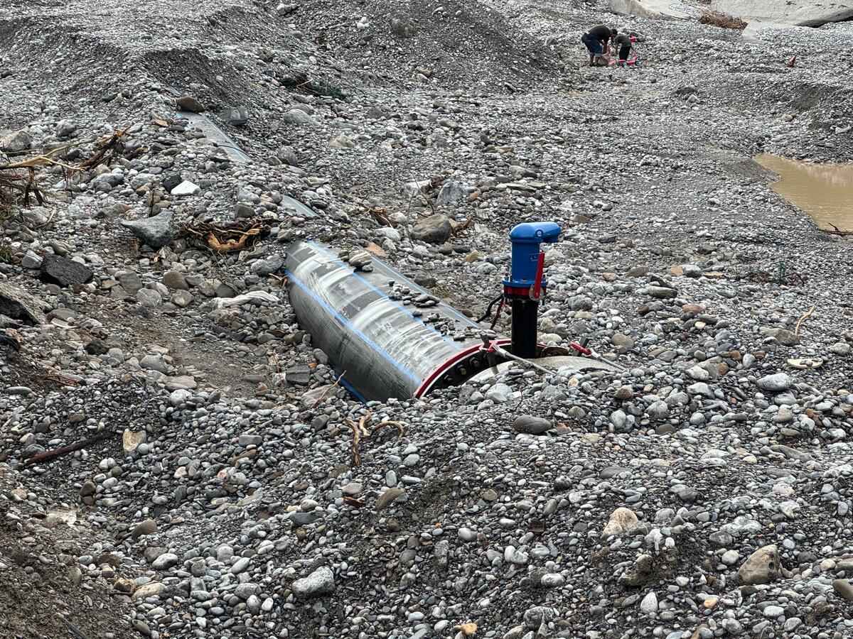 Se rompe tubería de agua y drenaje en Santa Catarina. Foto: Marcela Cuevas