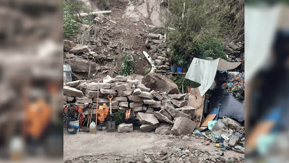 Fuertes lluvias causan deslave en el cerro del Tenayo en Tlanepantla, Edomex