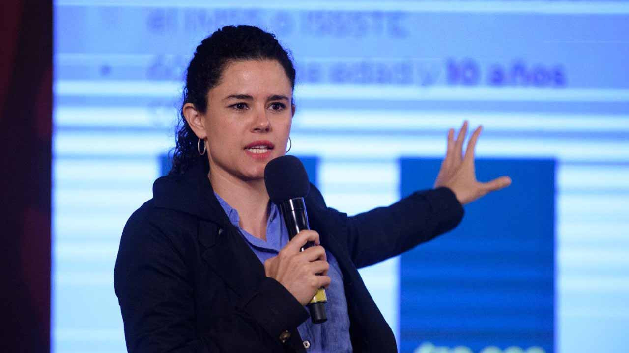 Gobierno entrega primeros complementos del Fondo de Pensiones para el Bienestar