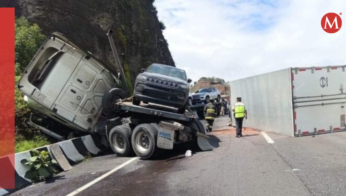 Accidente de tráileres en la autopista Chamapa-Lechería. Foto: (Especial)