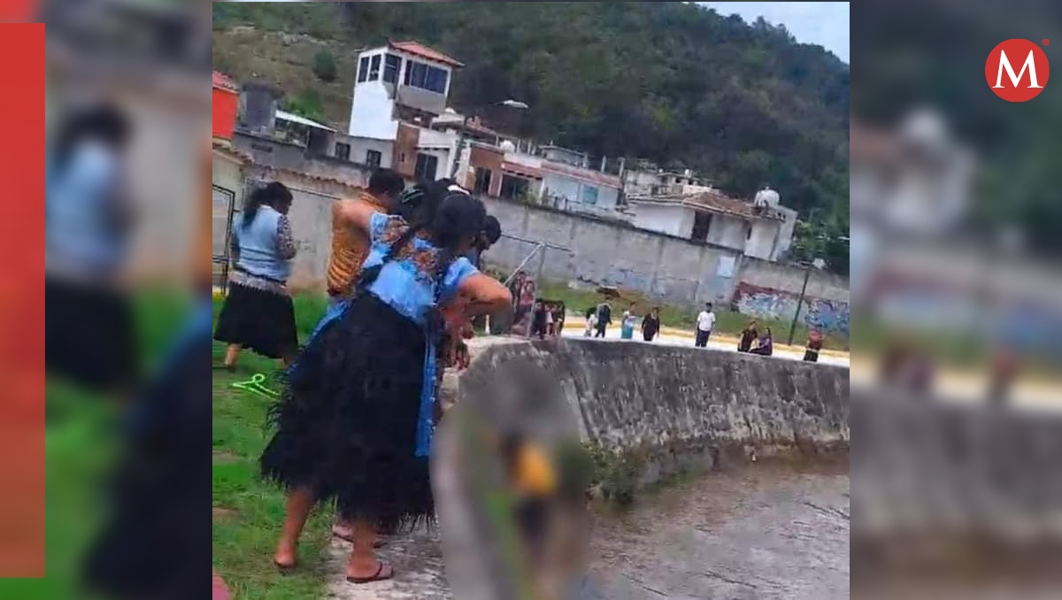 La mujer descendió al fondo del vado con una cuerda para salvar a su hijo en Chiapas. | Especial