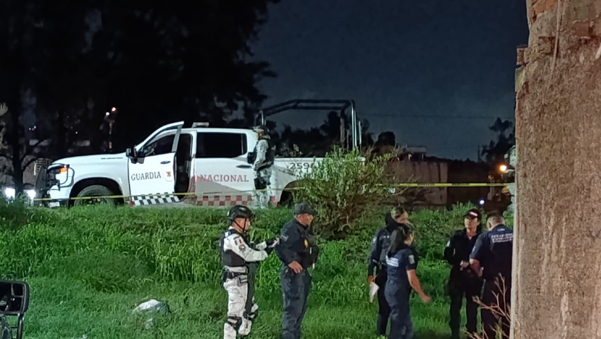 Autoridades vigilan lugar donde hombre fue hallado muerto en Tlaquepaque este miércoles (Vicente Torres Alfaro)