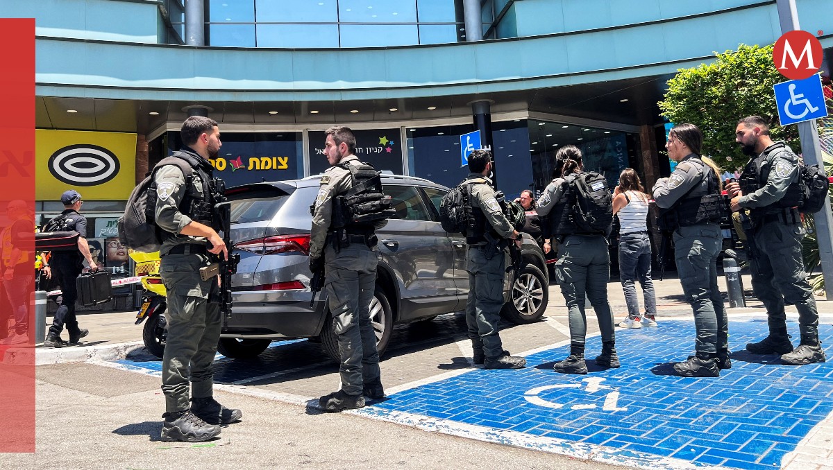 La policía arrestó a tres familiares del atacante. | Reuters