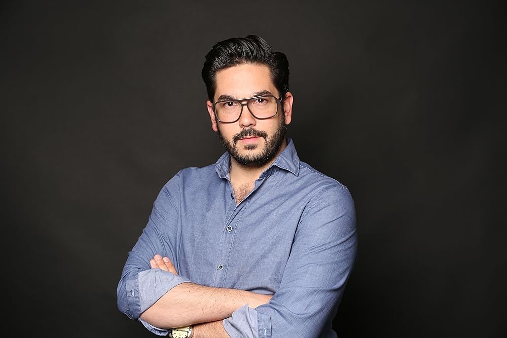 Pedro Ortiz de Pinedo planea estrenar "Amor amargo" | Especial