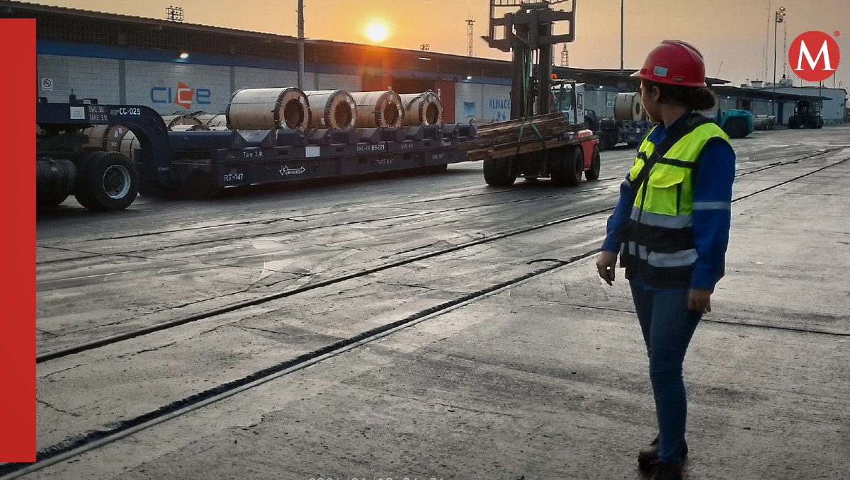 Actividad en terminales del puerto de Tampico.