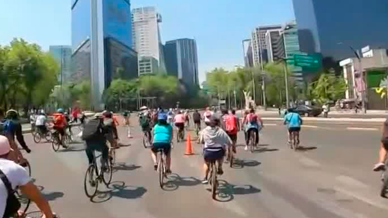 Bicicleta o barbarie; un libro que hace un llamado a cambiar el paradigma de la movilidad