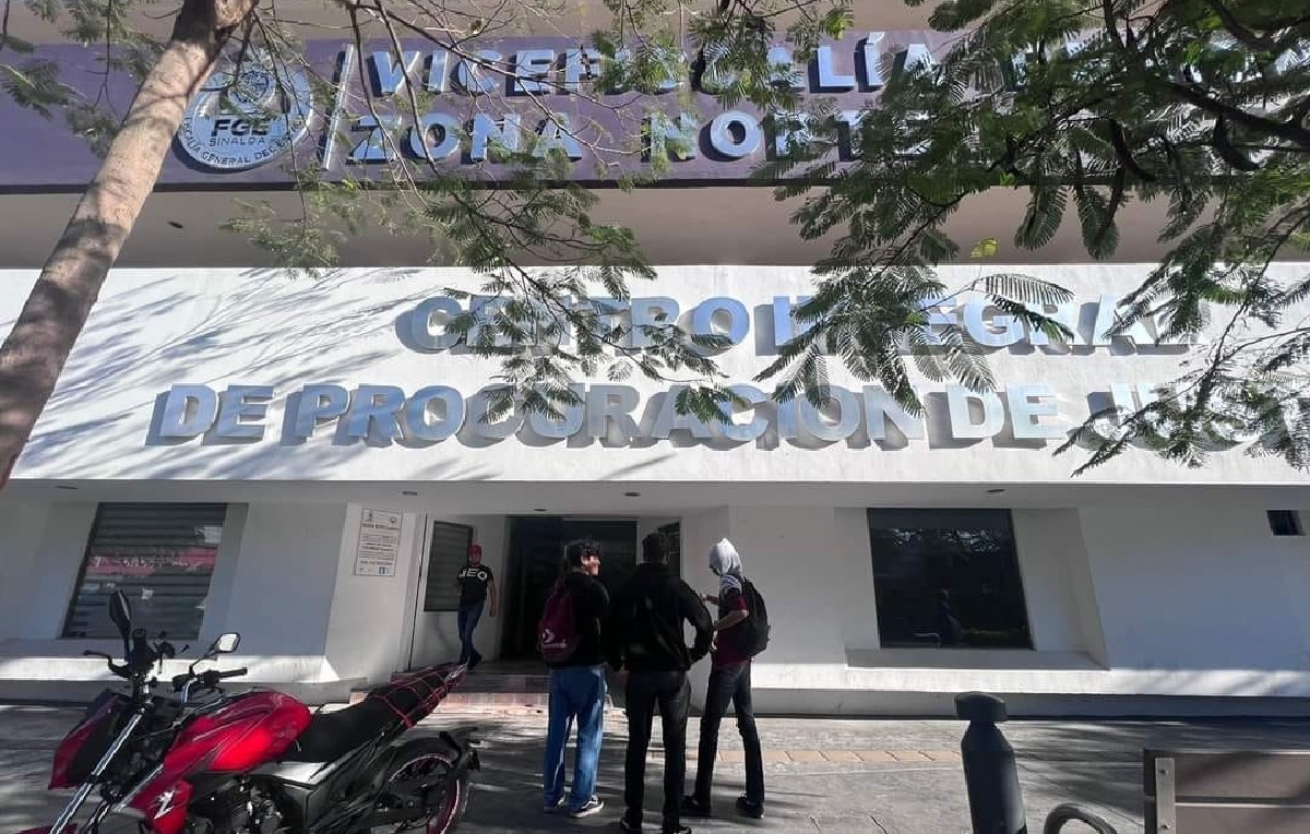 La mujer fue trasladada para su revisión médica al igual que el bebé (especial)