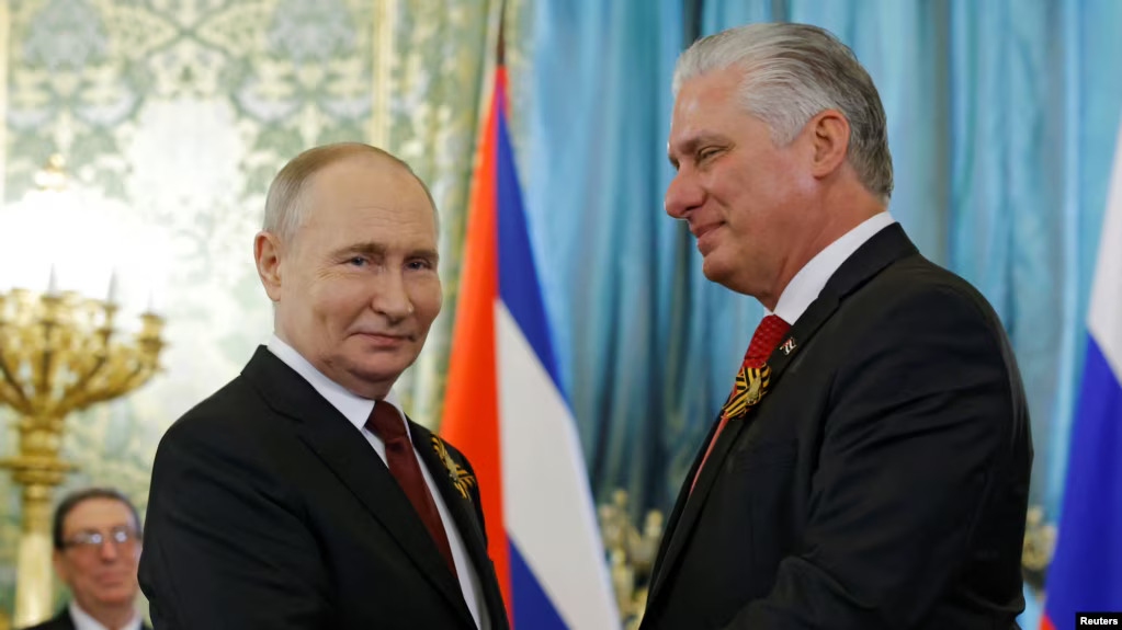 Vladimir Putin dijo que Rusia debería reanudar la producción de misiles nucleares. | Reuters