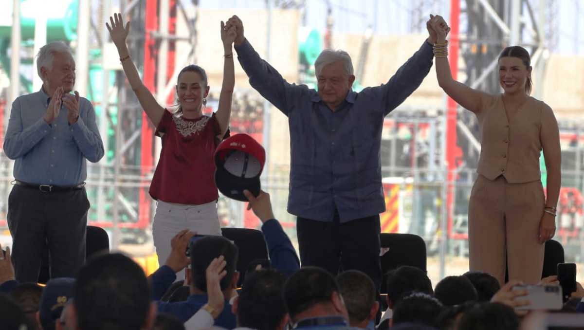 AMLO junto a Manuel Bartlett, de la CFE; Claudia Sheinbaum, virtual presidenta electa, y Marina del Pilar Ávila, gobernadora de BC. | Ariana Pérez