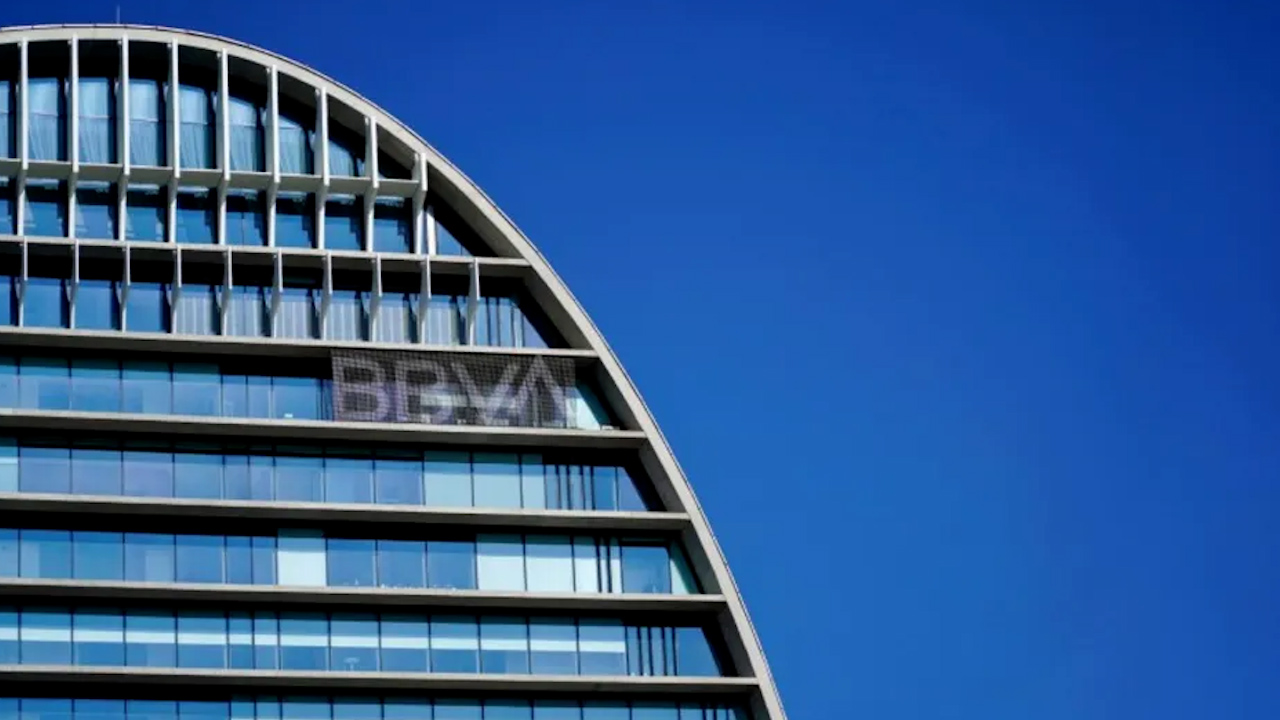 Banco Sabadell exige transparencia a BBVA sobre su OPA