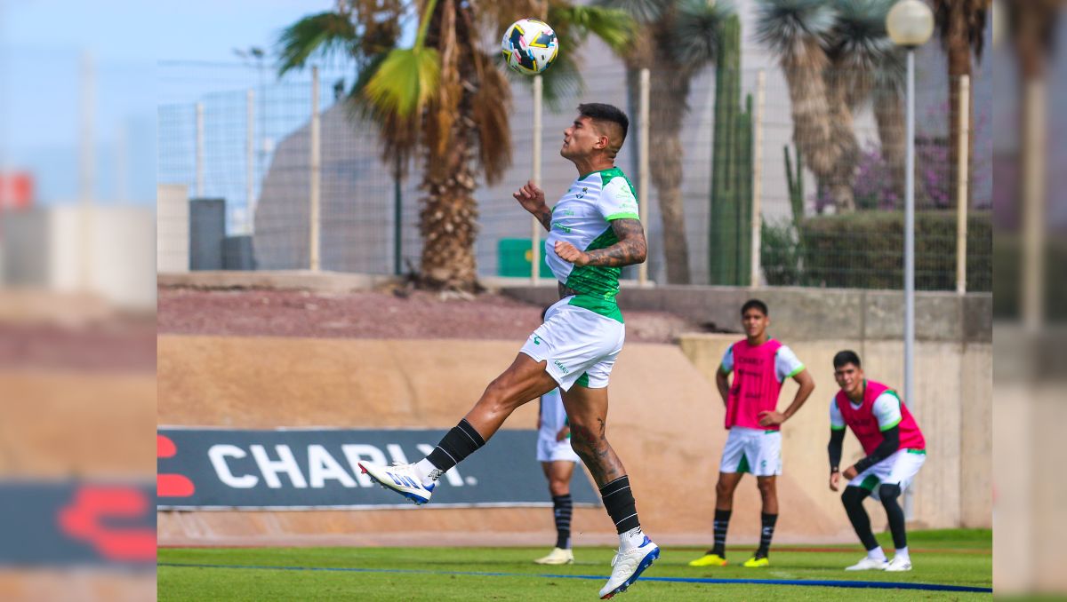 Santos Laguna visita al Puebla. (Especial)