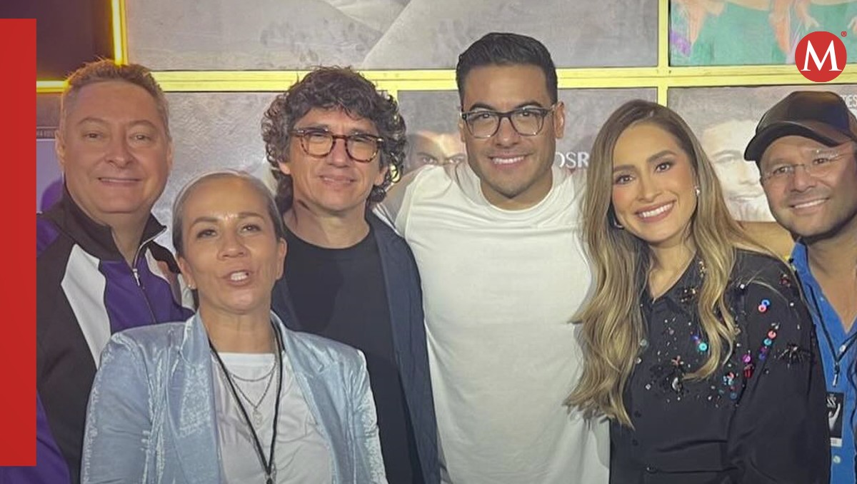 Carlos y sus maestros del reality / Facebook