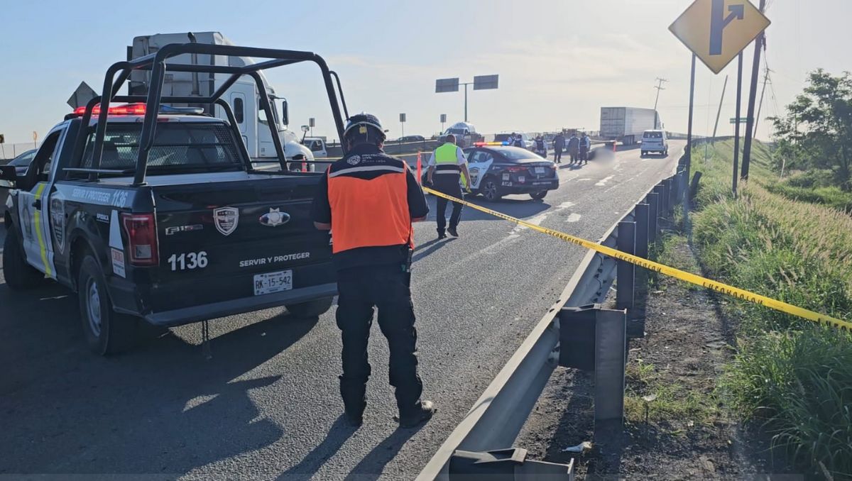 El accidente tuvo lugar a la altura del puente que atraviesa la carretera a Laredo | Fabricio Gallegos