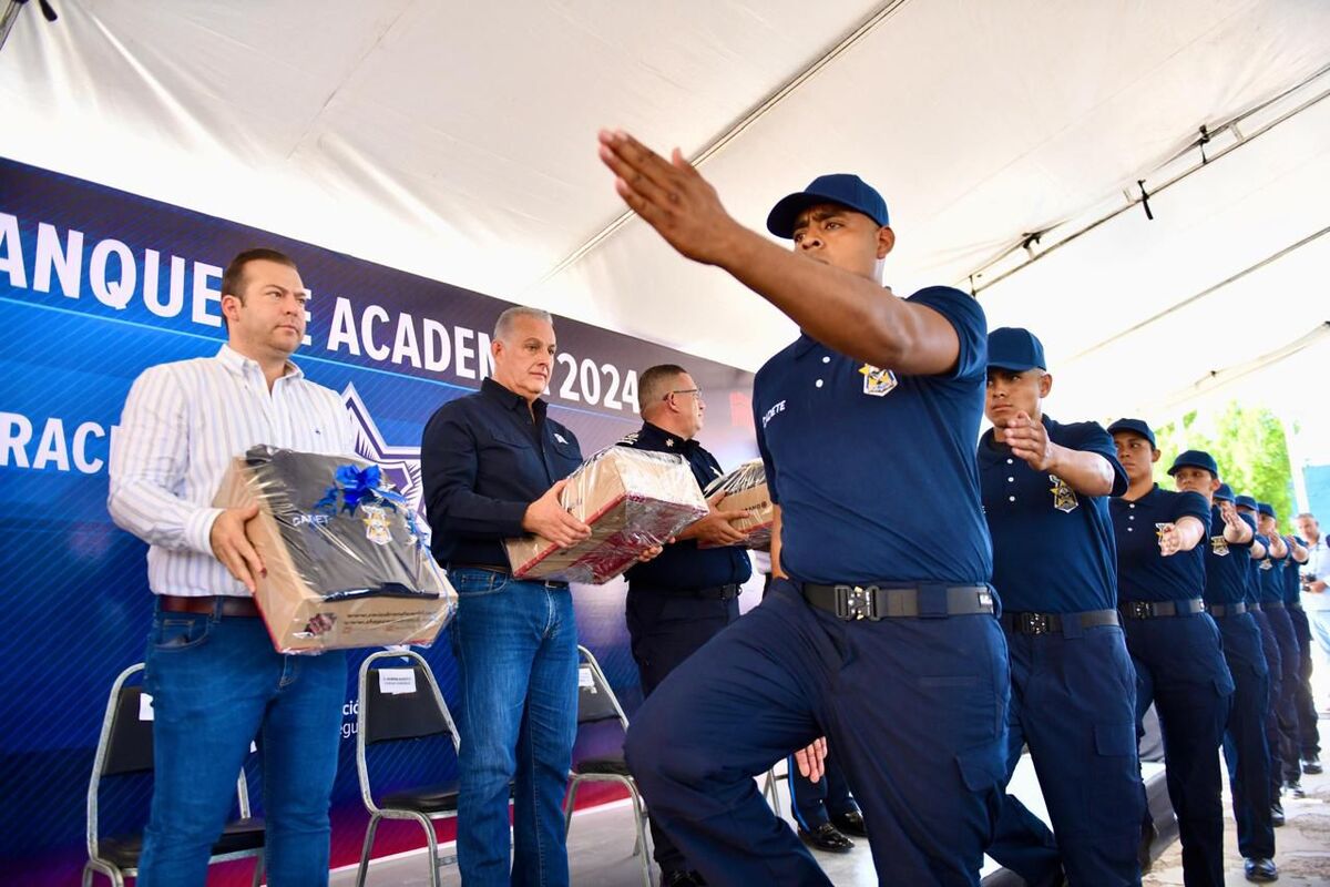 Alcalde de Torreón, Román Cepeda encabeza arranque de tercera generación de Policía. | Especial