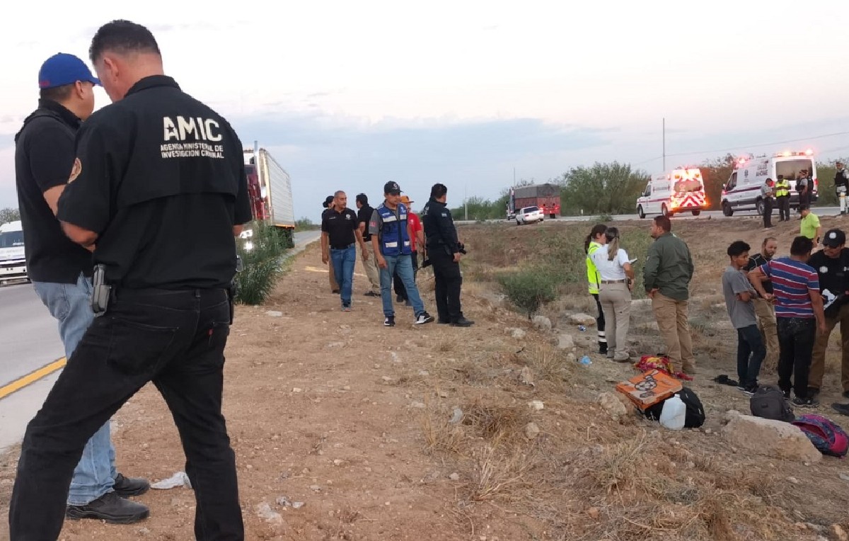 Autoridades de Sonora atienden a migrantes heridos en el accidente (Foto: Raeb Morales)