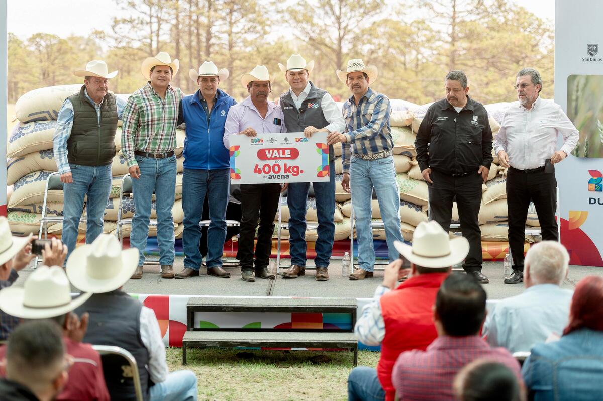 Entrega de semilla en Durango.