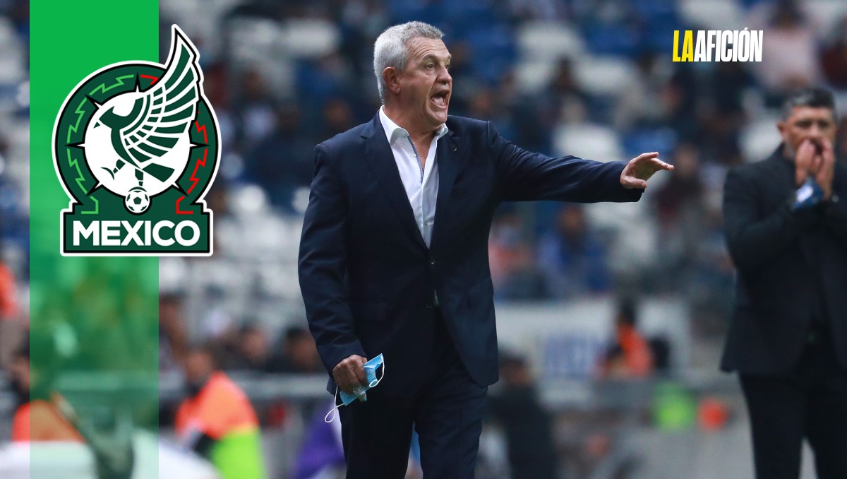 Javier Aguirre se acerca al banquillo de la selección mexicana (Imago 7)
