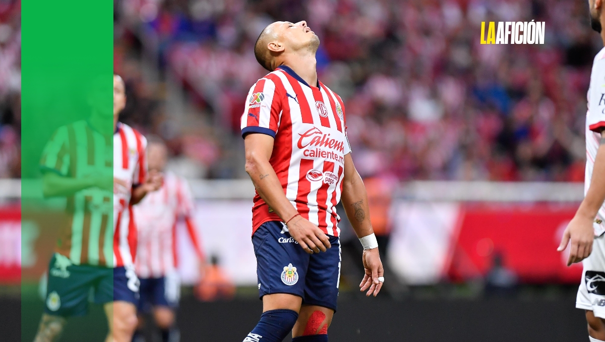 Javier 'Chicharito' Hernández se lamenta tras sus fallas contra Toluca (Foto: Mexsport)