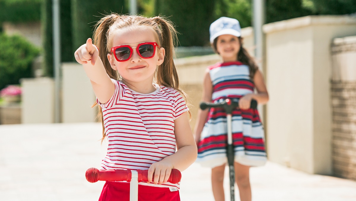 Estos consejos mantendrán a salvo a tus pequeños mientras disfrutan de las vacaciones. (freepik.es)