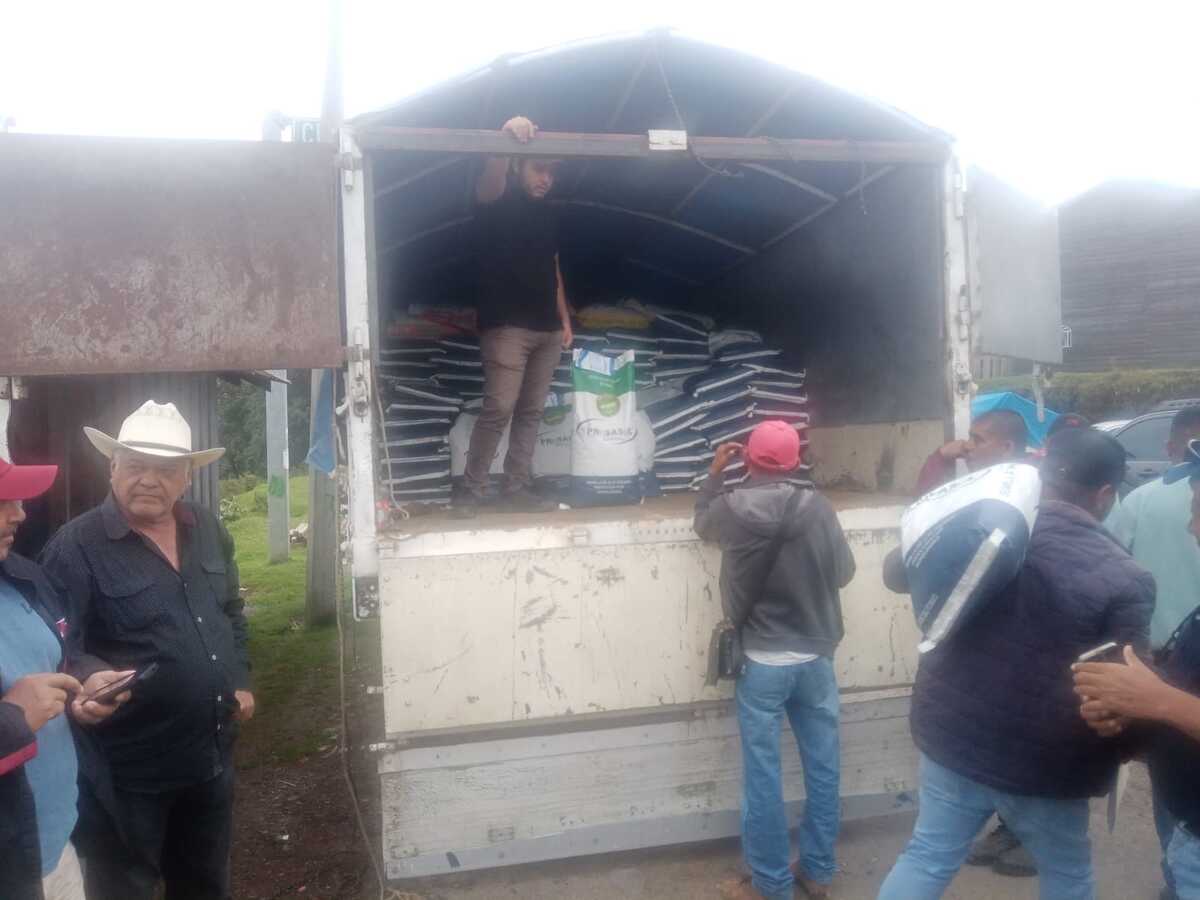 Se entregó apoyos a productores del campo en la Sierra de Guerrero / Especial