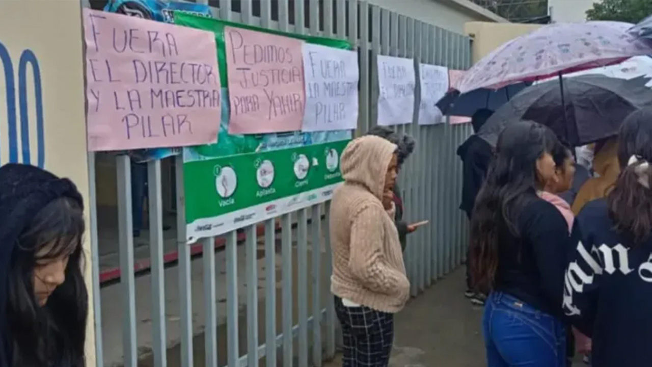 Exigen acciones legales en secundaria de Pachuca tras suicidio de estudiante por presunto acoso