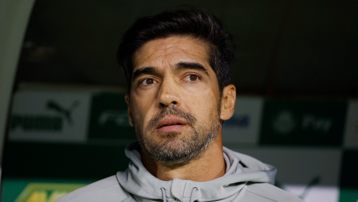 Abel Ferreira, se disculpa en redes sociales por expresión racista (Reuters)