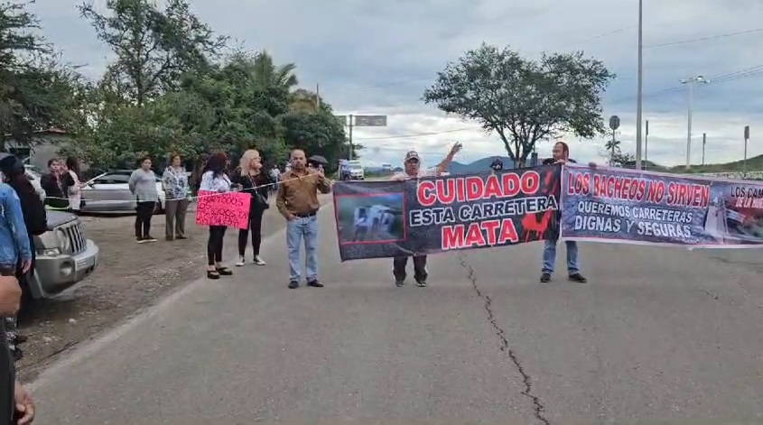 El cierre se lleva a cabo el llamado entronque de El Mirador. (Raúl Aguilar)