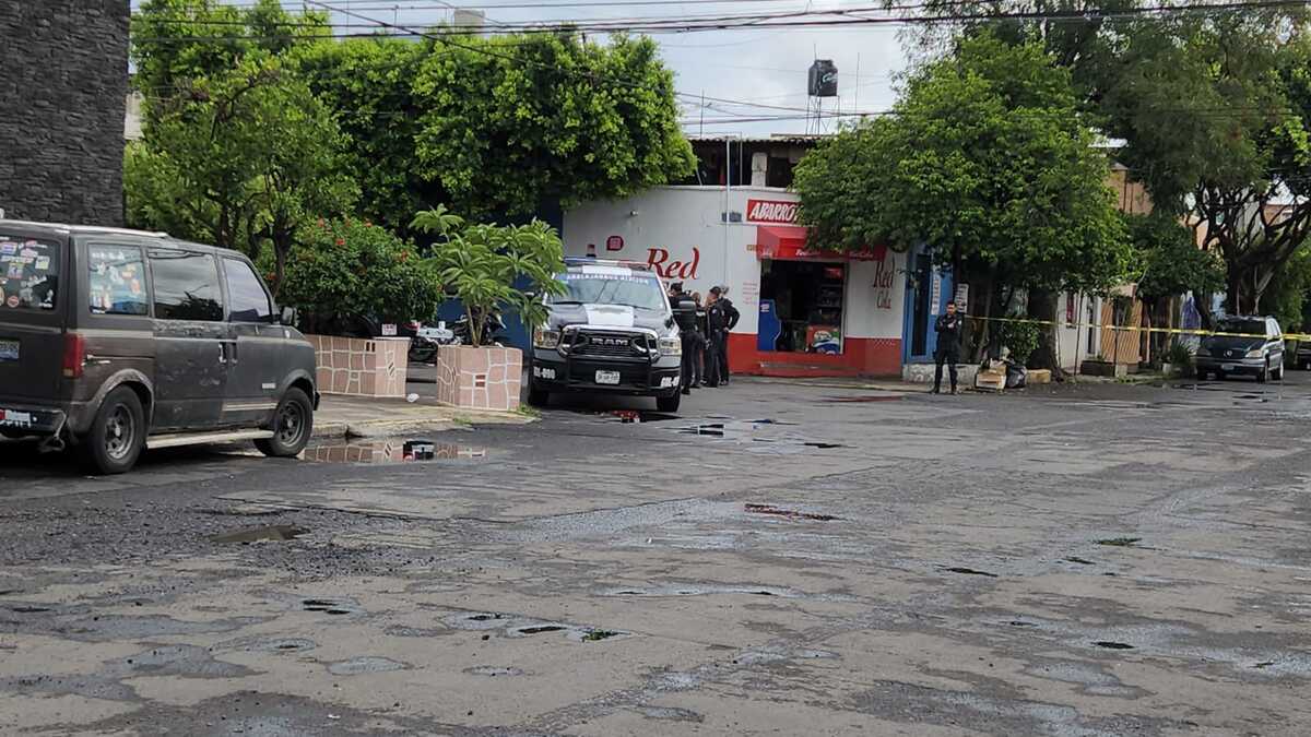 El cuerpo se encontraba entre las jardineras de la zona. (Juan Carlos Munguía)
