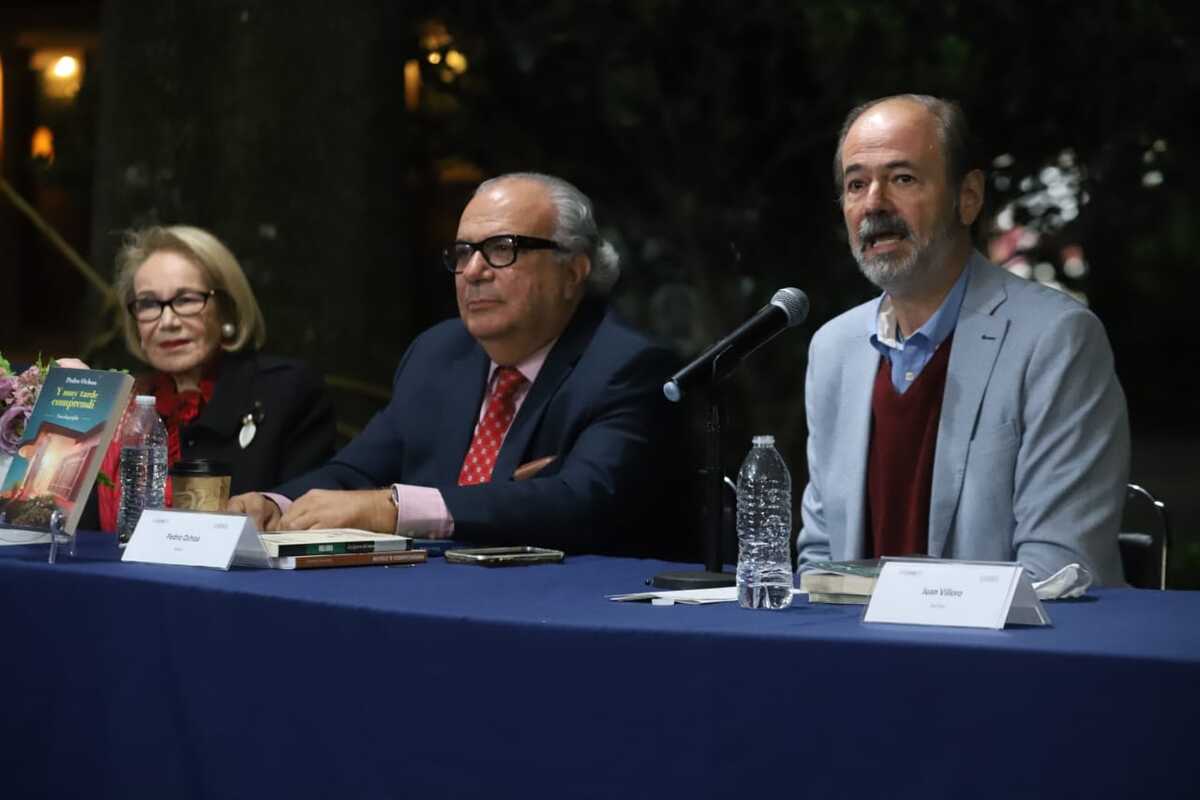El exsecretario de Cultura de Baja California estuvo acompañado de Guadalupe Loaeza y Juan Villoro. (Foto: Jesús Quintanar)