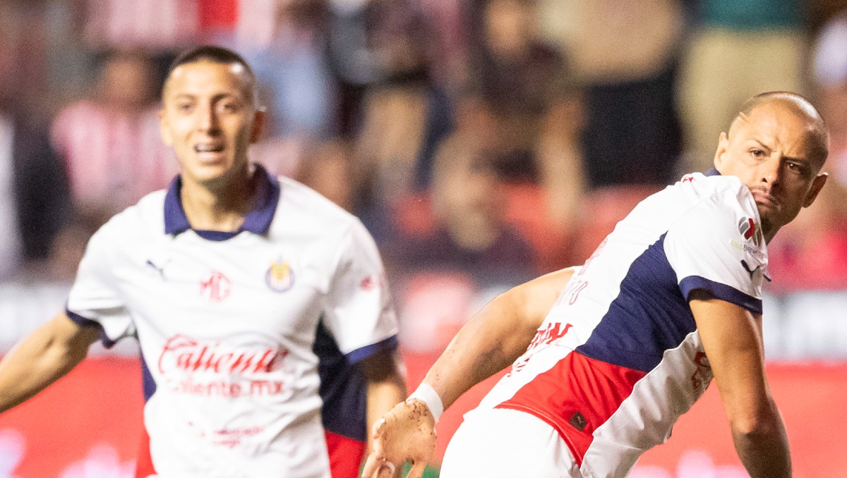 VAR anula gol de 'Chicharito' por supuesto fuera de lugar (Imago 7)