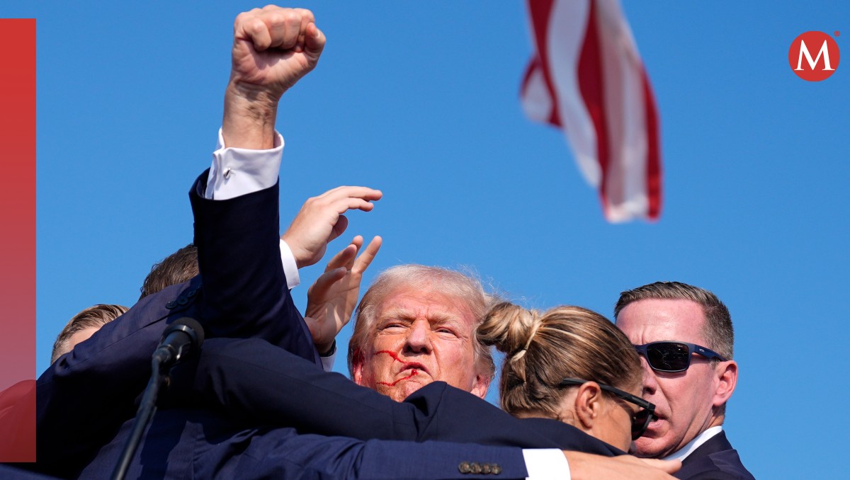 Trump levantó el puño tras sobrevivir al atentado. | AP