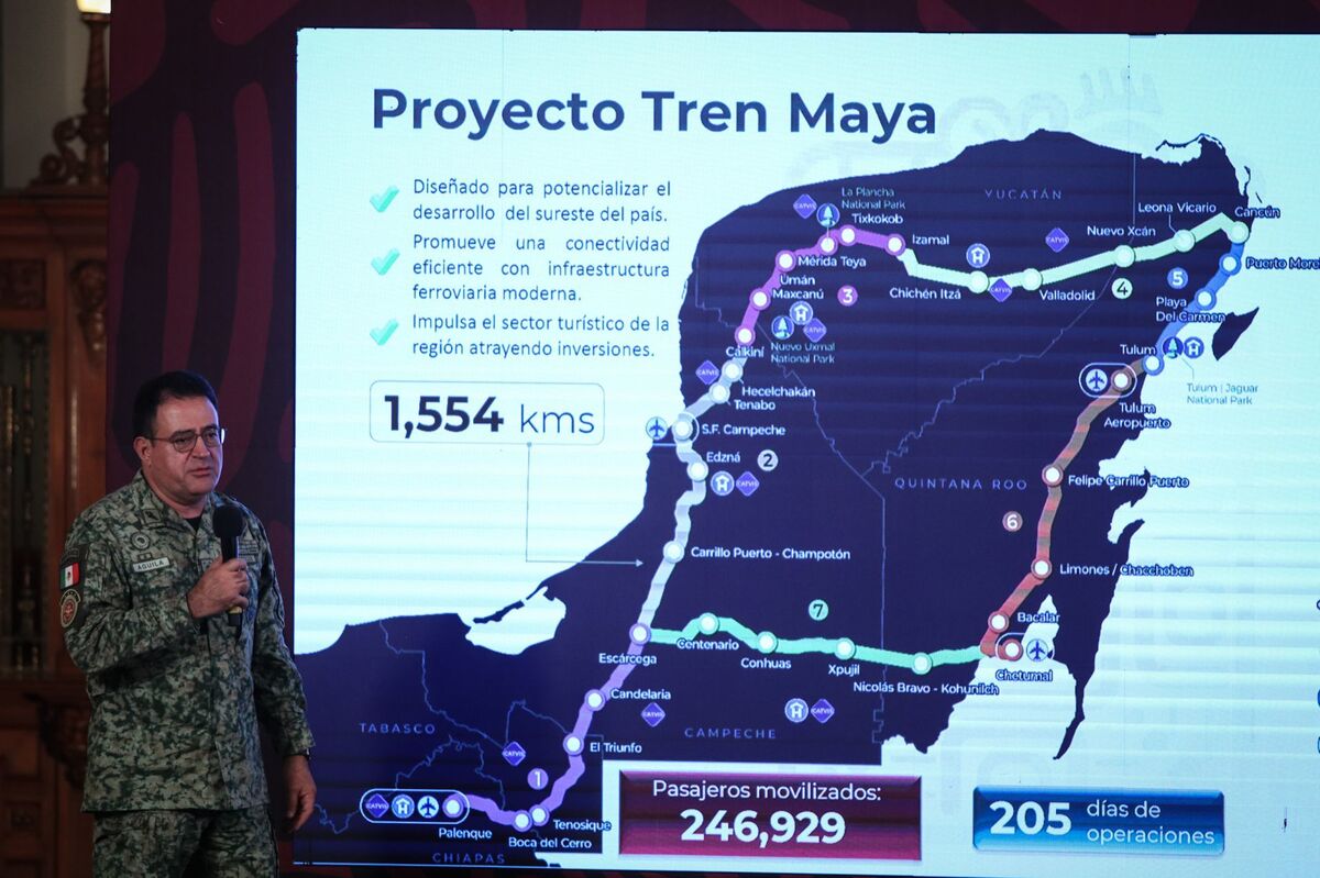 El mandatario aprovechó para invitar a turistas nacionales y extranjeros a conocer la península a través de este tren. | Cuartoscuro