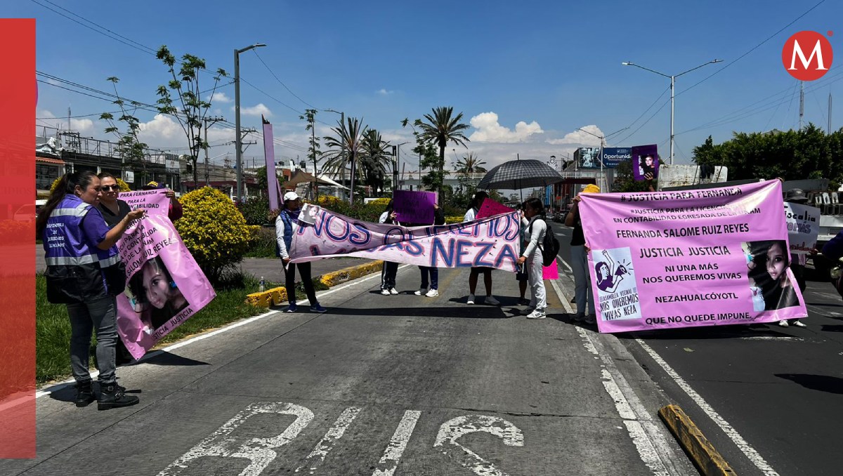 Colectivo de feministas bloquearon la avenida Chimalhuacán para exigir justicia por la muerte de Fernanda. Foto: (Zuleyma García)