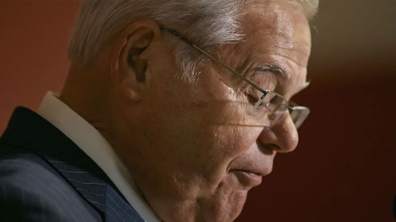Jurado declara culpable al senador Bob Menéndez de 16 cargos de corrupción