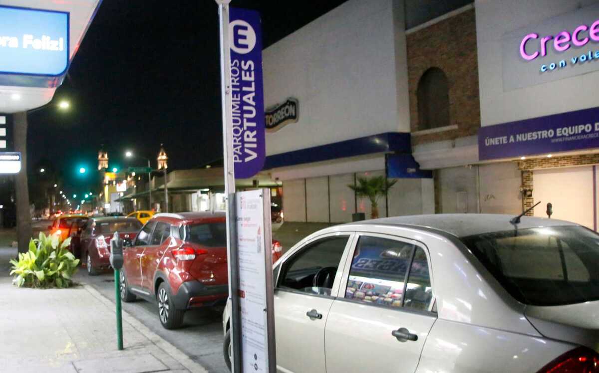 Nuevo sistema de parquímetros en Torreón. (Roberto Amaya)