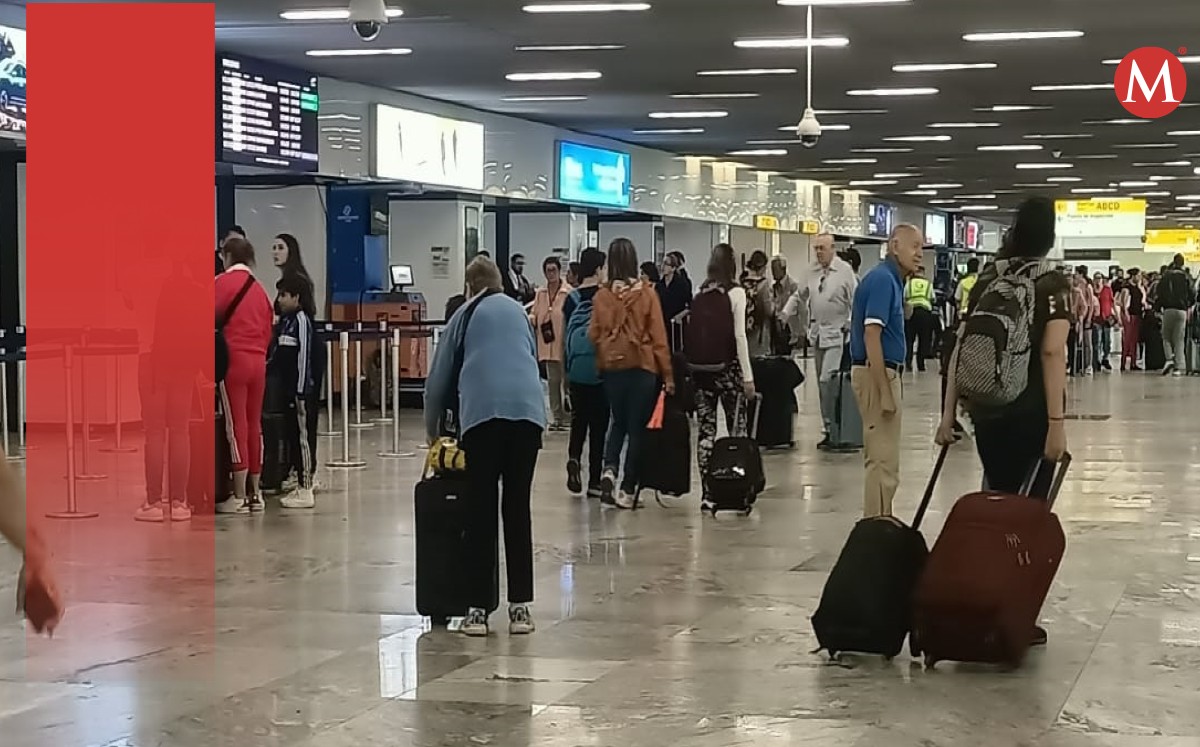Afluencia en el Aeropuerto de Guadalajara. (Josefina Ruíz)