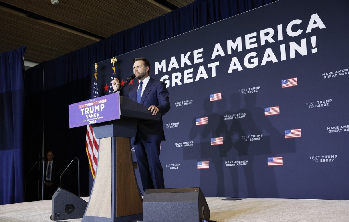 Analistas creen que J.D. Vance podría continuar el legado de Trump (AFP)