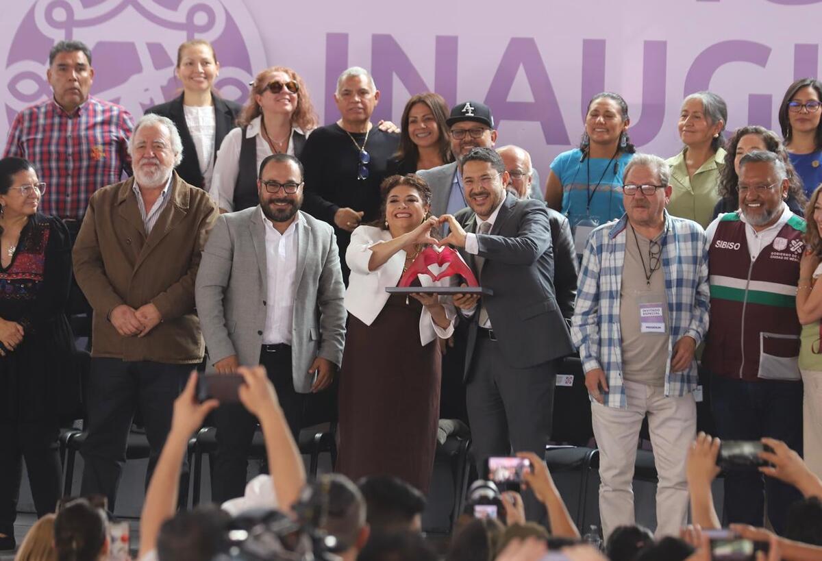 Martí Batres y Clara Brugada en la inauguración de la Utopía Ixtapalcalli. Foto: Jorge Carballo.