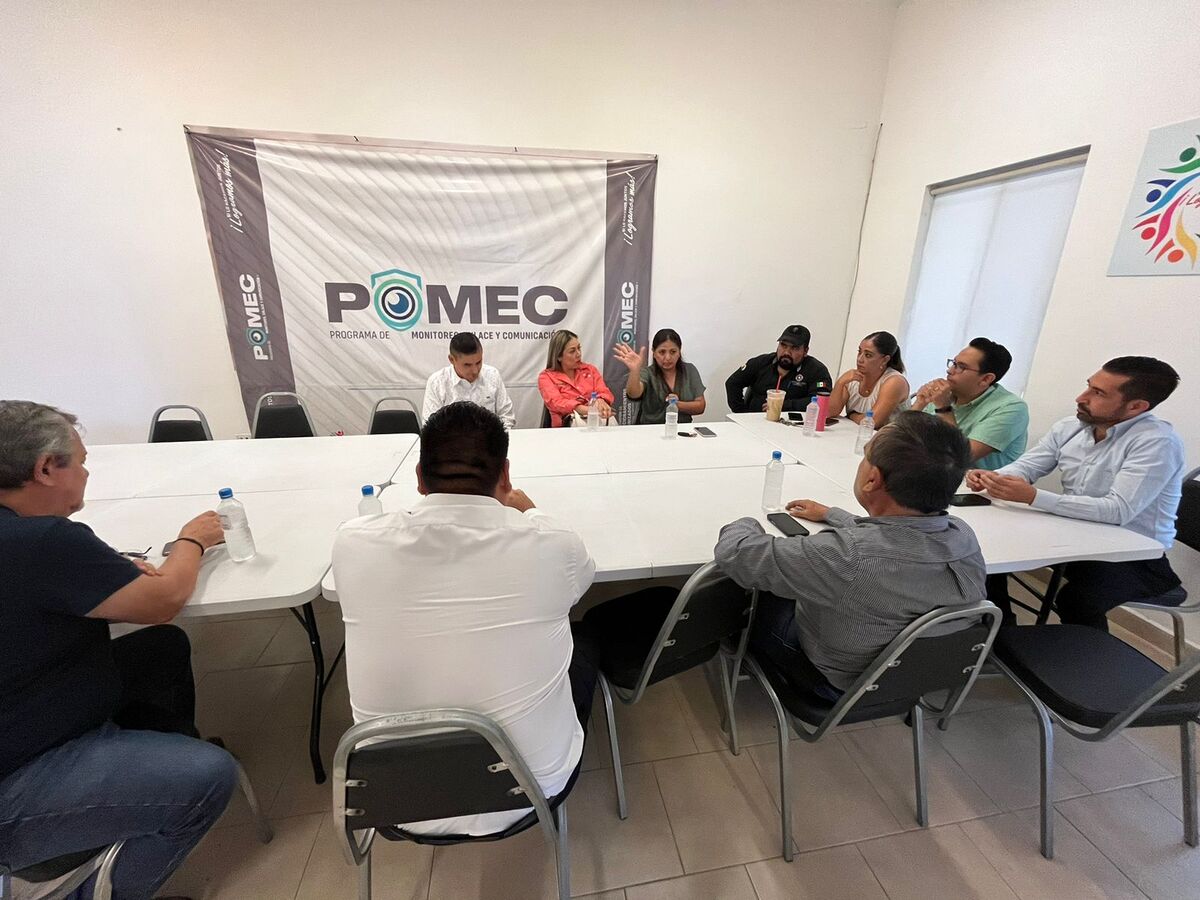 A la reunión asistieron Jorge Mario García por parte de la asociación de colonos del oriente así como también la CFE y el Simas. | Especial