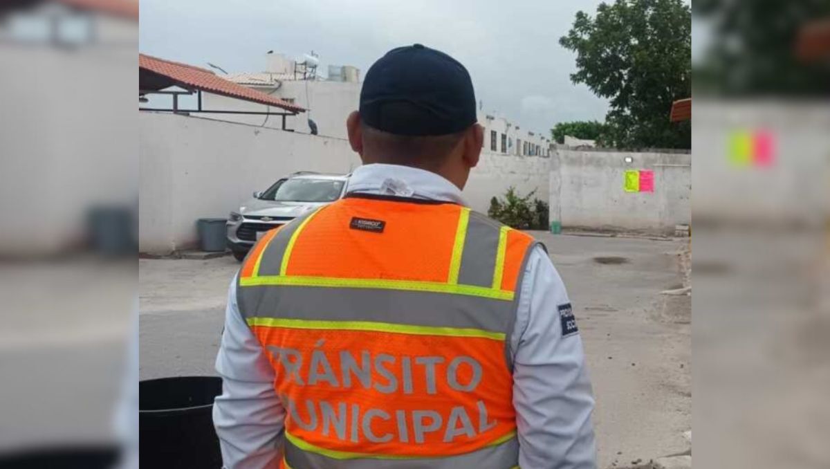 Vecinos se "adueñan" de banquetas en Torreón.