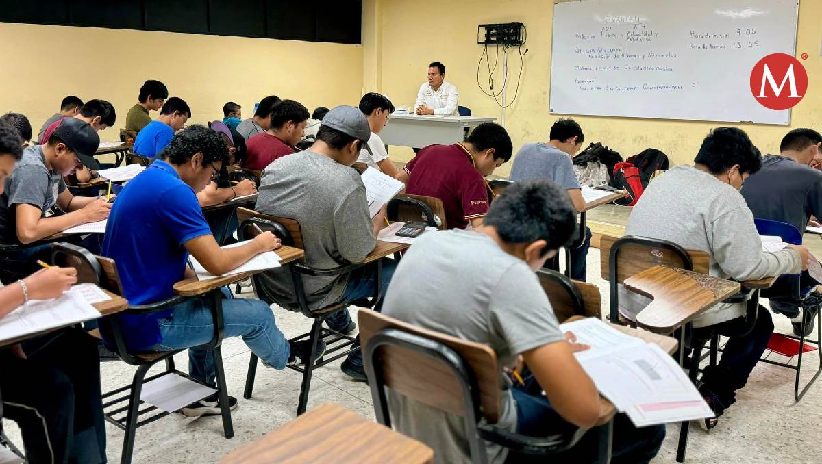 Aplican examen de admisión en la Universidad Autónoma de Tamaulipas.