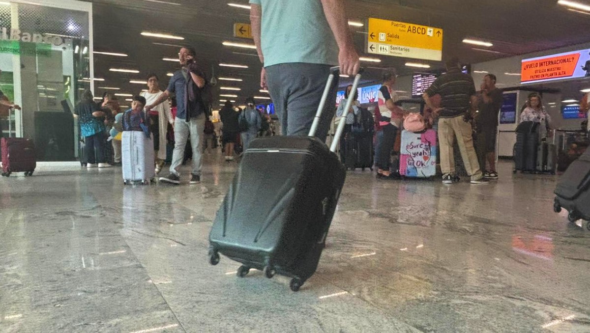 Caos en el Aeropuerto de Guadalajara tras caída de sistemas  (Roberto Hurtado)